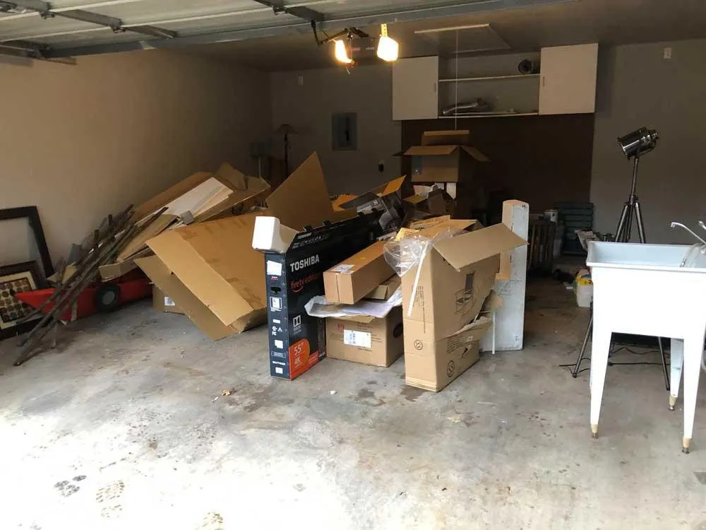 Professional yard cleanup service for homes in Austin, TX by Glare Junk Removal Services