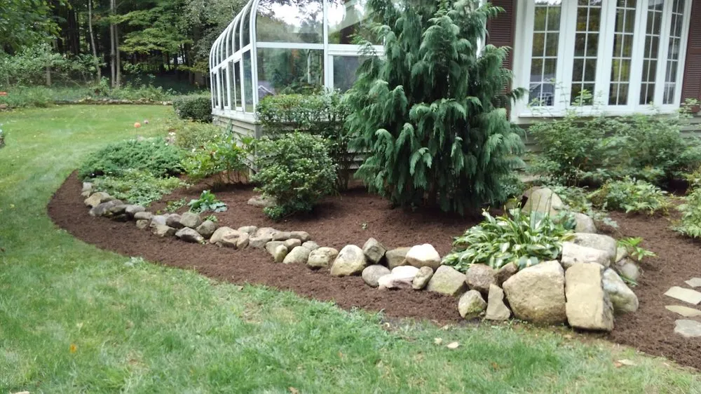 Top-rated yard maintenance in Cambridge Springs, PA by Glass Landscaping