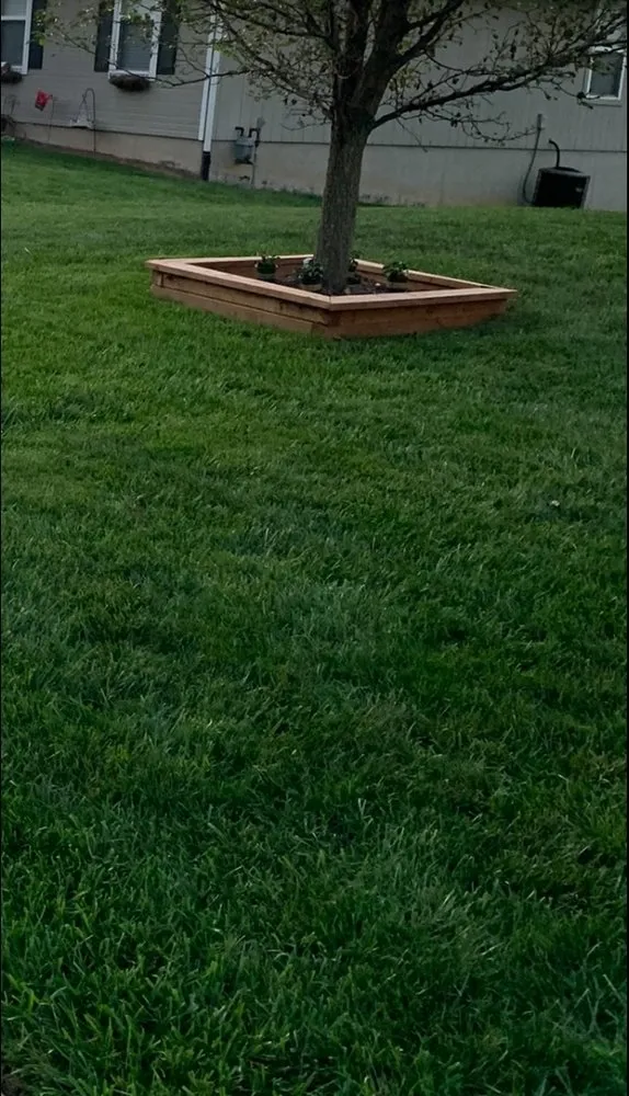 Top-rated yard maintenance for homes in Topeka, KS by GLC