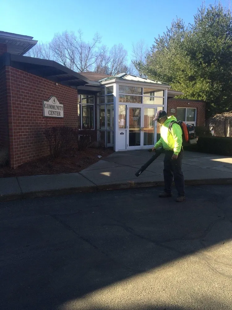 Reliable landscaping services experts serving Springfield, MA - Gleason Johndrow Landscape & Snow Management