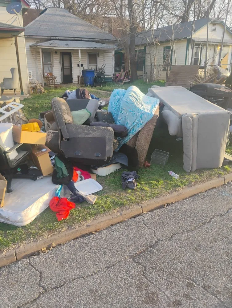 Reliable yard cleanup service near you across Guthrie, OK - Glen Lovin Enterprises