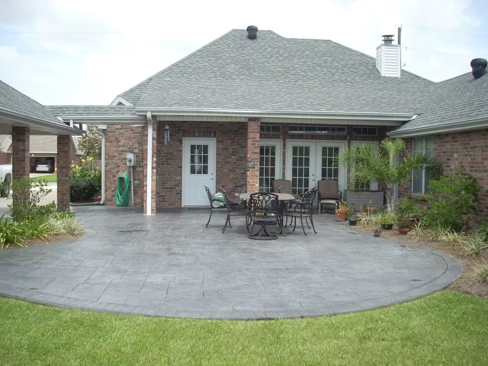 Top-rated outdoor landscaping for year-round maintenance in Lake Charles, LA by Glen M Fagan & Associates