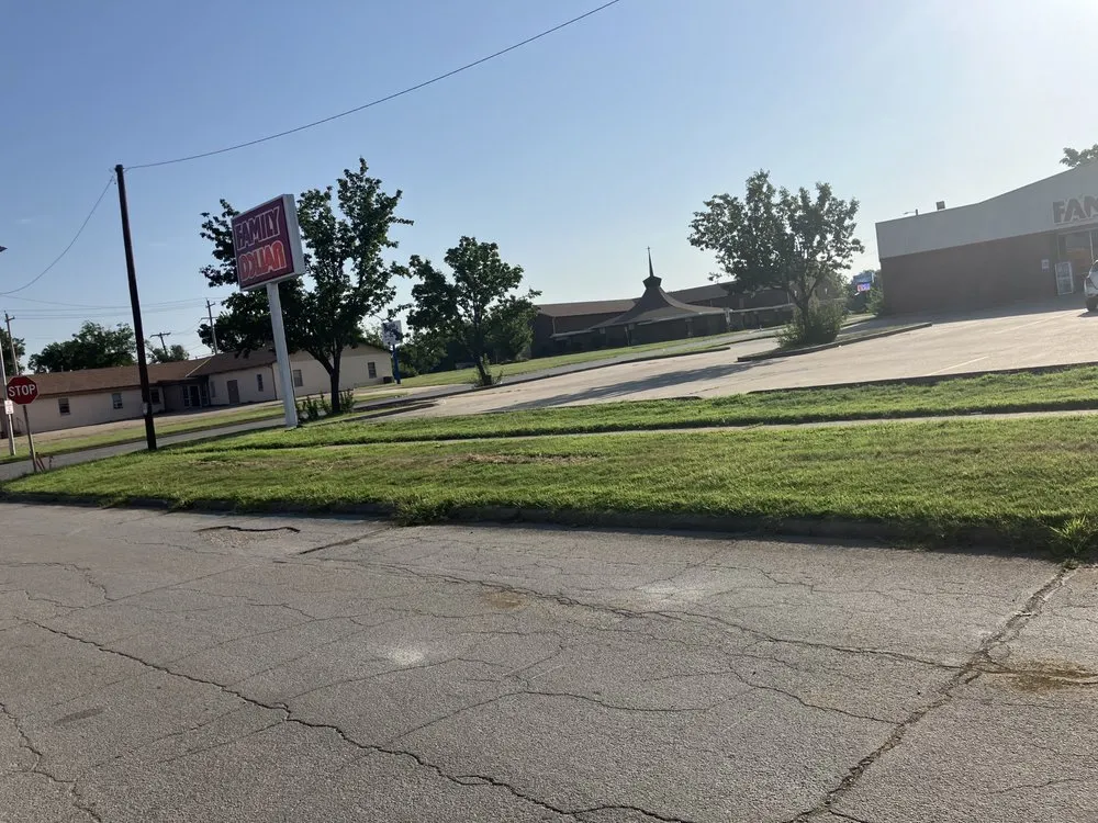 Top-rated residential landscaping experts serving Bartlesville, OK - Glenn Lawn and Tree Service