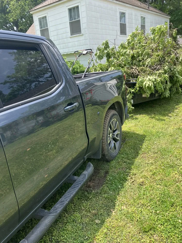 Trusted yard cleanup service in Bartlesville, OK - Glenn Lawn and Tree Service