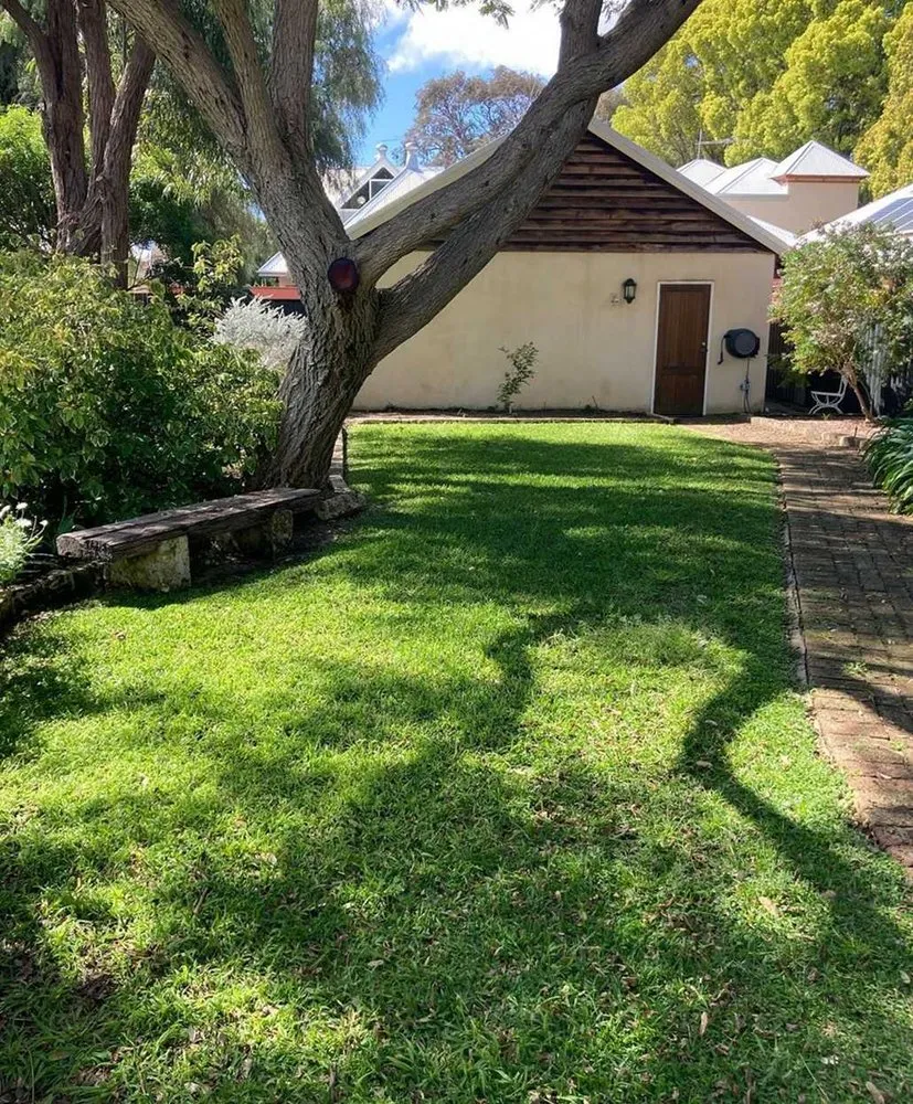 Top-rated residential landscaping in Chicago, IL by Glenview Lawn Care