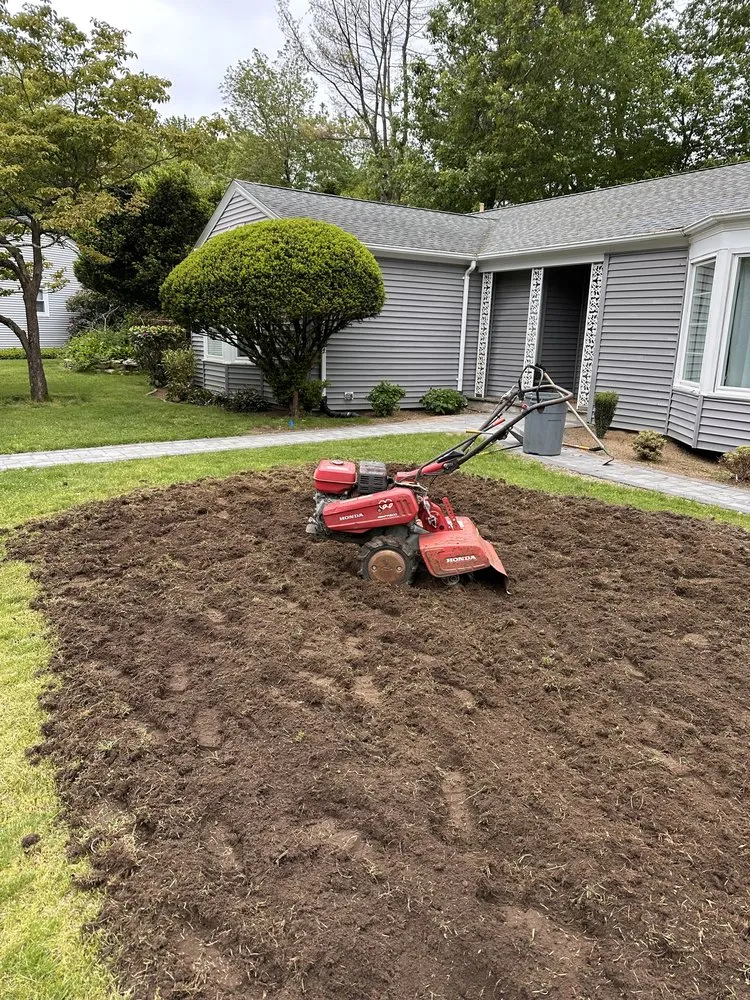 Reliable yard maintenance experts serving Cranston, RI - Glenwood Landscaping