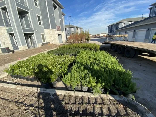 Glezco Landscaping And Outdoors Servicies Logo