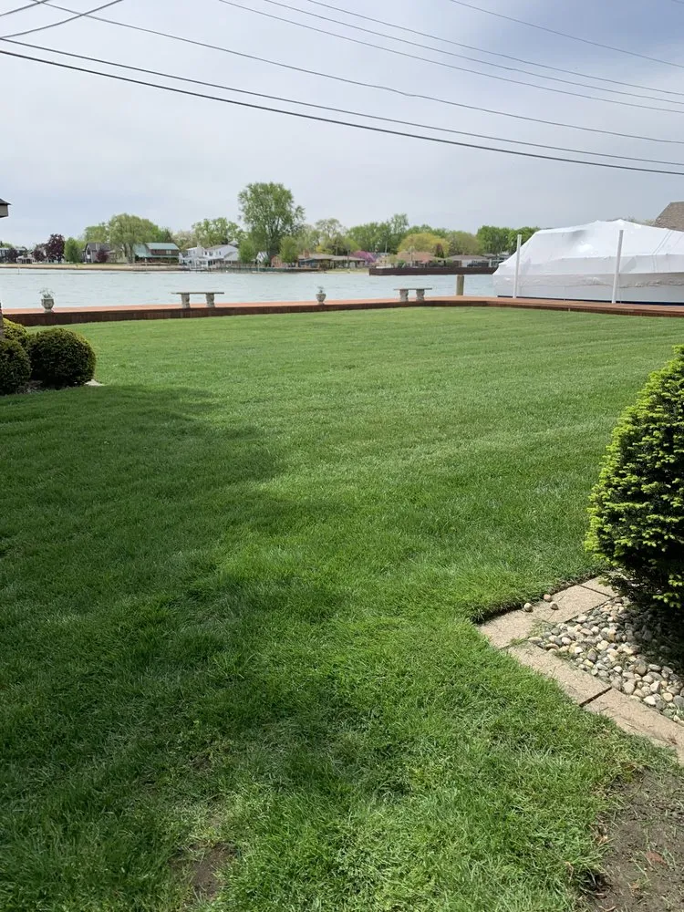 Reliable outdoor landscaping experts serving Sterling Heights, MI - GLI Lawncare