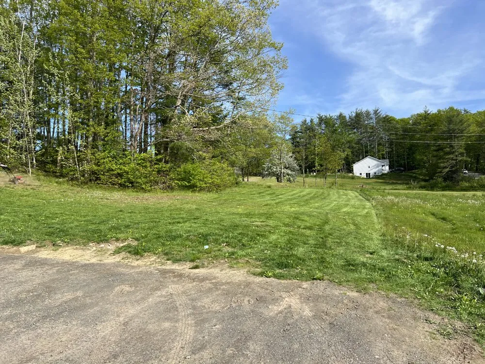 Top-rated landscaping services experts serving Rollinsford, NH - Glidden lawn & landscaping