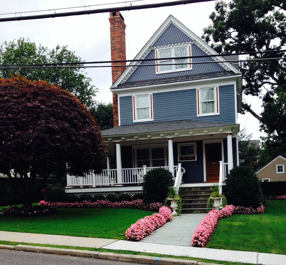 Custom garden landscaping experts serving Pleasantville, NY - Glinski Tree Service