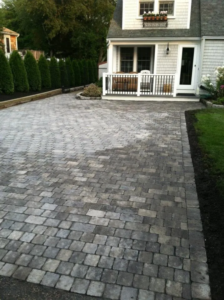 Affordable garden landscaping in Pembroke, MA by Global Green Lawncare