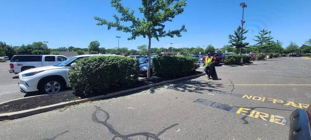 Custom outdoor landscaping in New York, NY by Global Industrial Maintenance