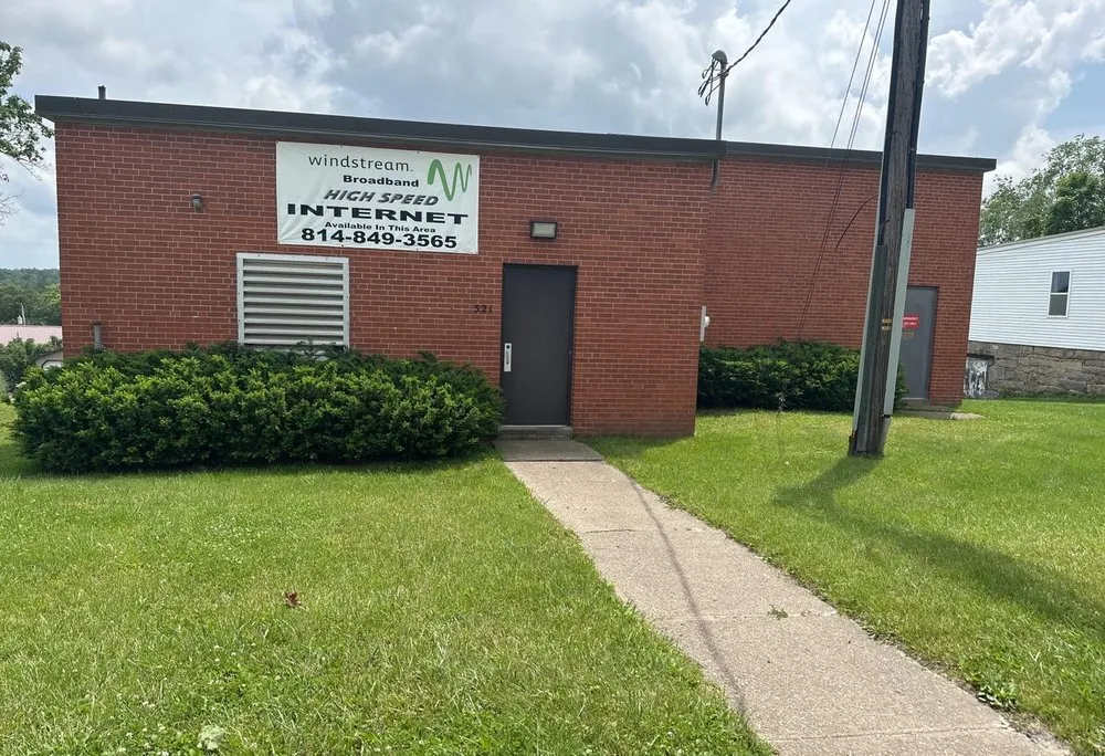 Custom outdoor landscaping with custom design in New York, NY by Global Industrial Maintenance