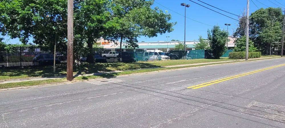 Professional landscaping services experts serving New York, NY - Global Industrial Maintenance