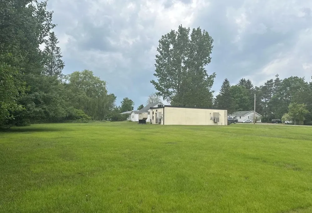 Affordable lawn mowing service in New York, NY by Global Industrial Maintenance