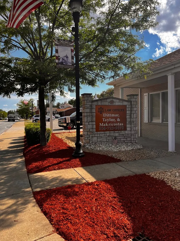 Custom yard maintenance with custom design across Wellsburg, WV - Global services landscape and handyman