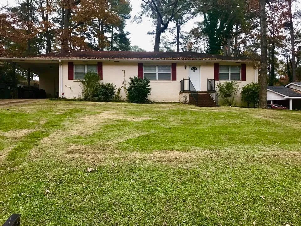 Professional yard maintenance for homes across Fosters, AL - Globetti's Lawn Care