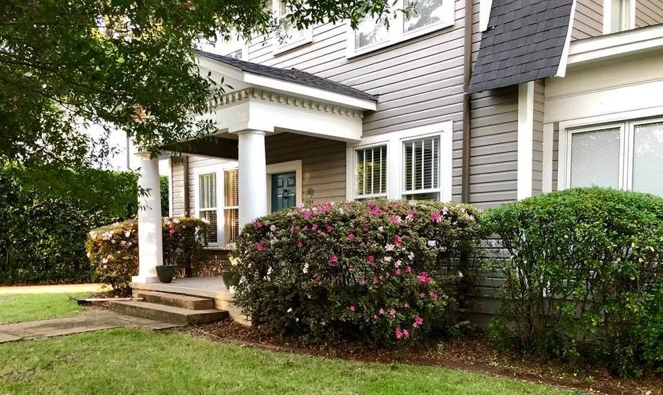 Professional yard maintenance in Fosters, AL by Globetti's Lawn Care
