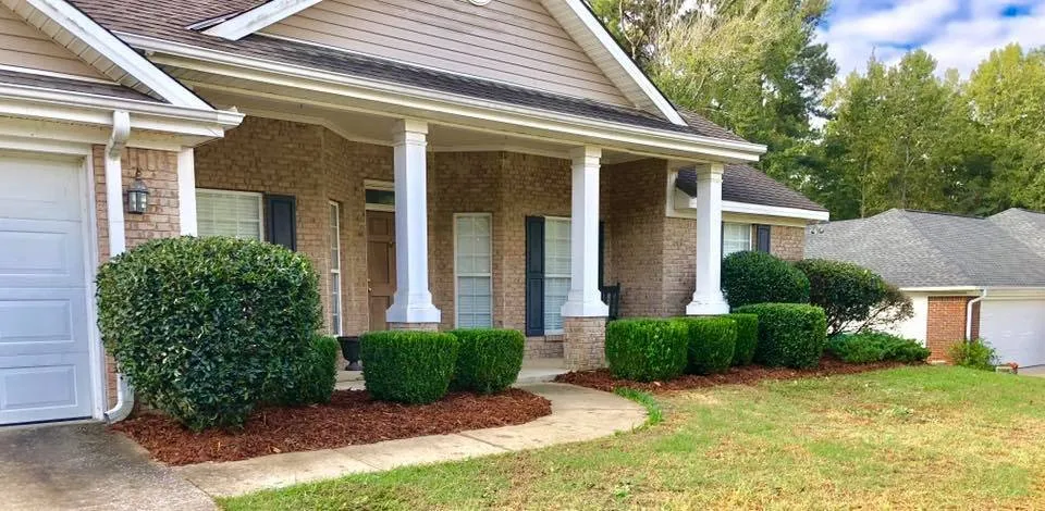 Local lawn mowing service in Fosters, AL - Globetti's Lawn Care