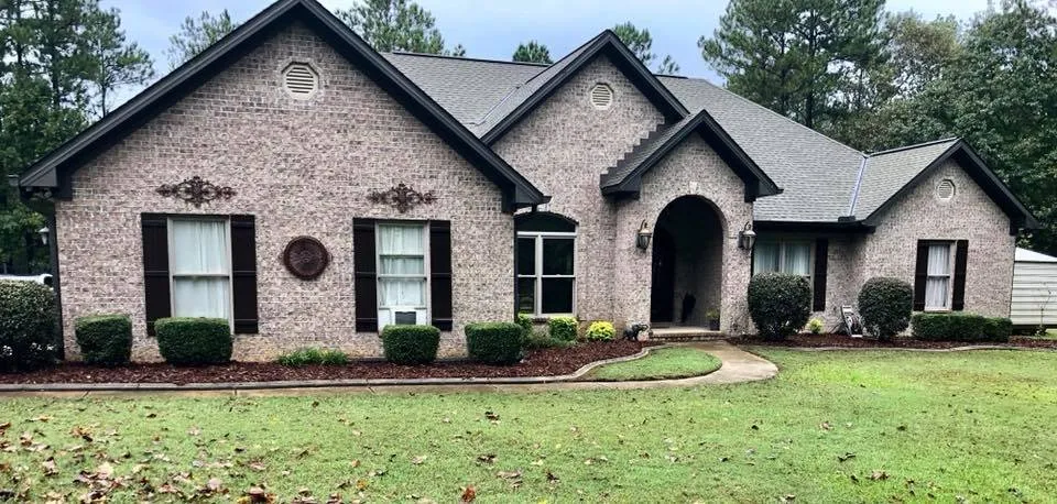 Expert lawn care service near you in Fosters, AL by Globetti's Lawn Care