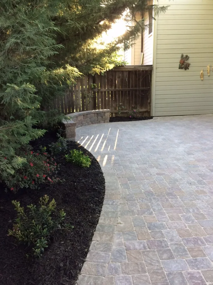 Professional lawn care service experts serving Penryn, CA - Gloria Landscaping