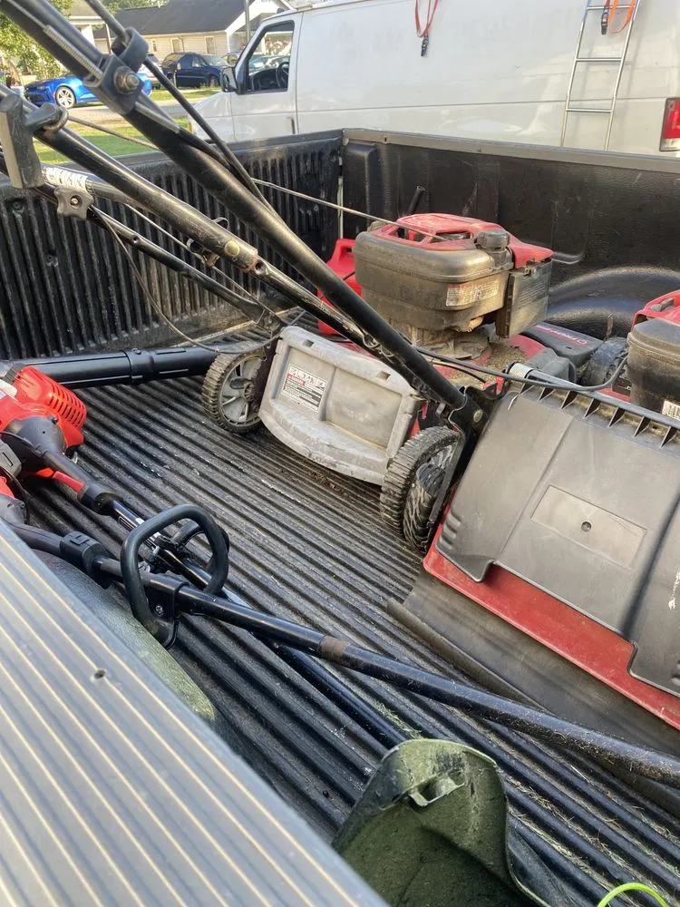 Professional yard cleanup service for residential properties in Fredericksburg, VA by Gloria‘s Grass Cutting and Bush Trimming