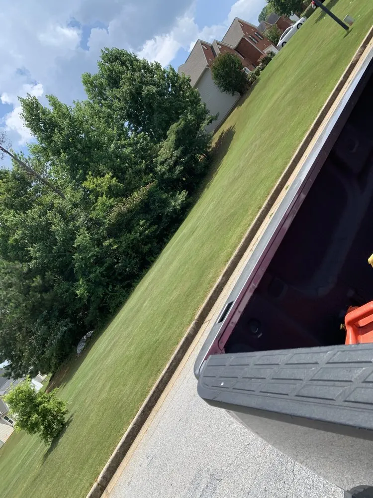 Top-rated lawn care service in Griffin, GA by Glory Concrete Services