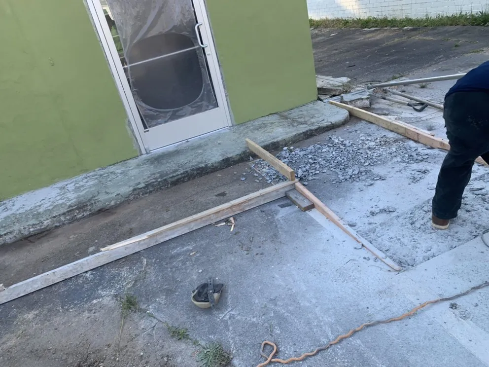 Affordable lawn mowing service for beautiful yards in Griffin, GA by Glory Concrete Services