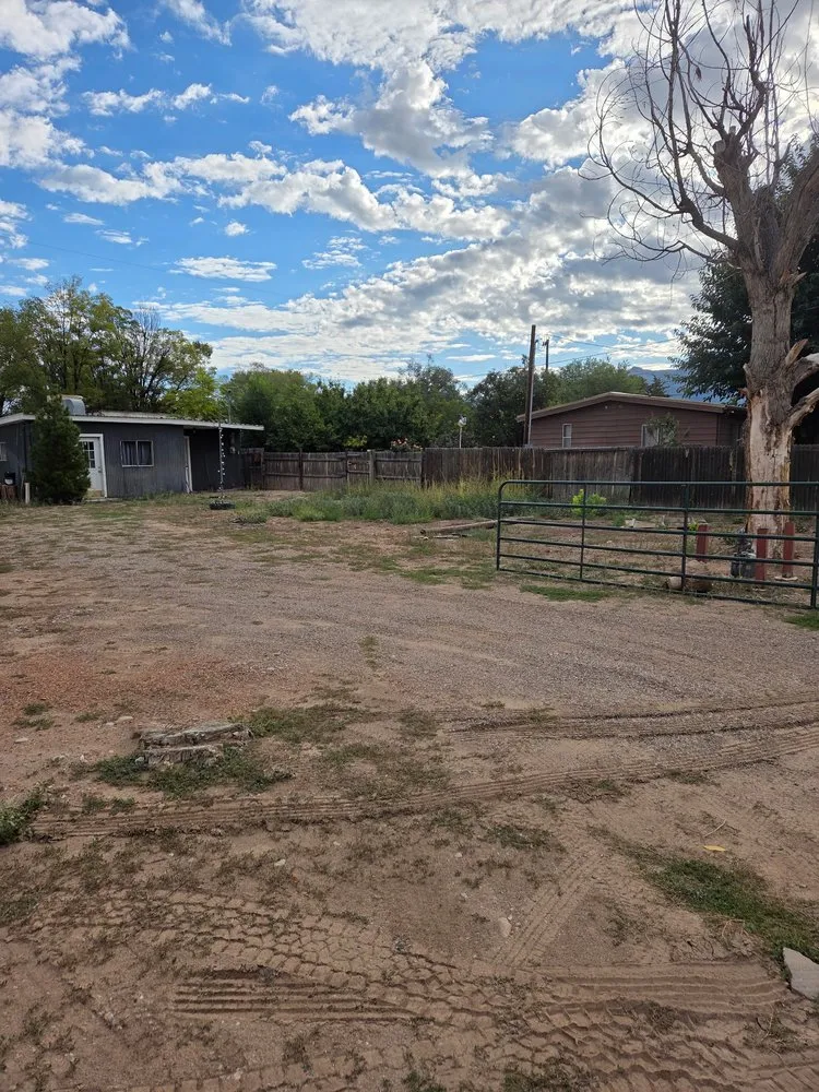 Custom lawn care service experts serving Rio Rancho, NM - Glory Dirt Work