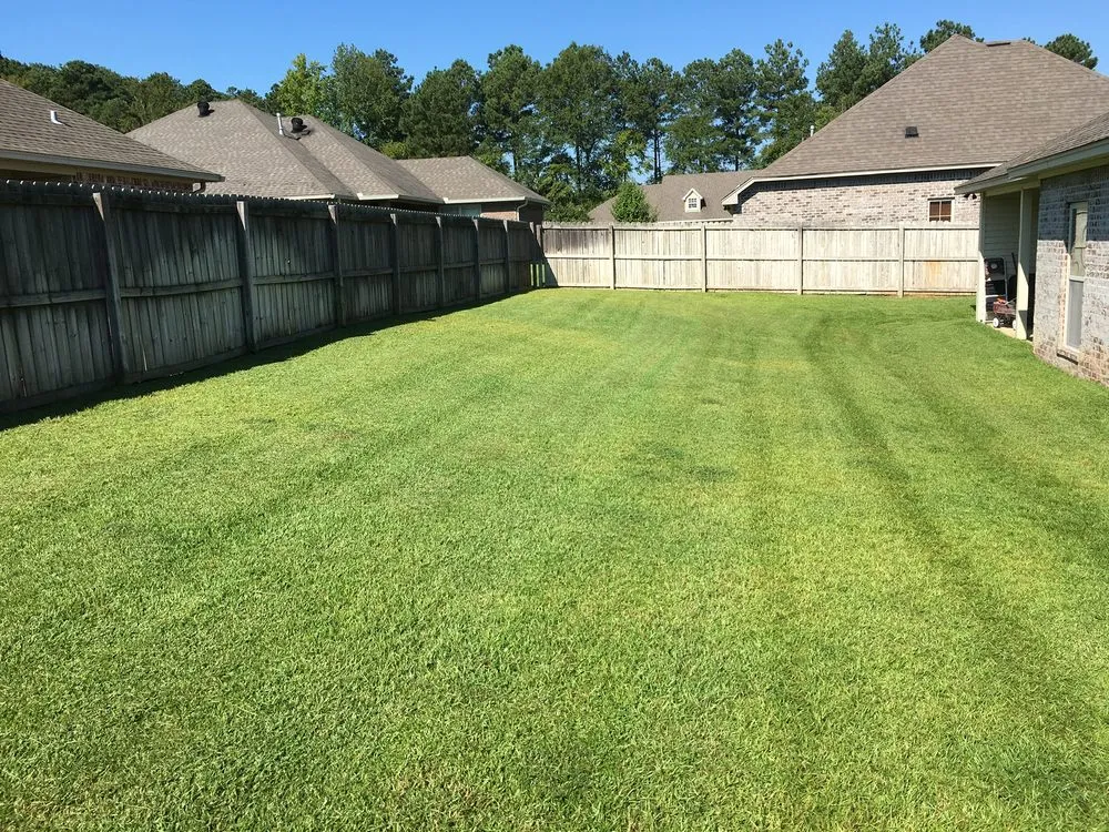 Professional lawn mowing service in Ruston, LA - Glover's Lawn Care