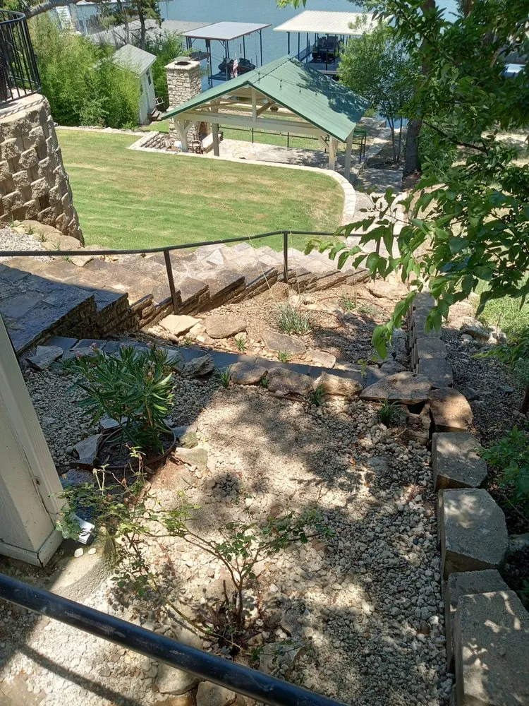 Custom landscape design in Granbury, TX by Glowing Landscaping