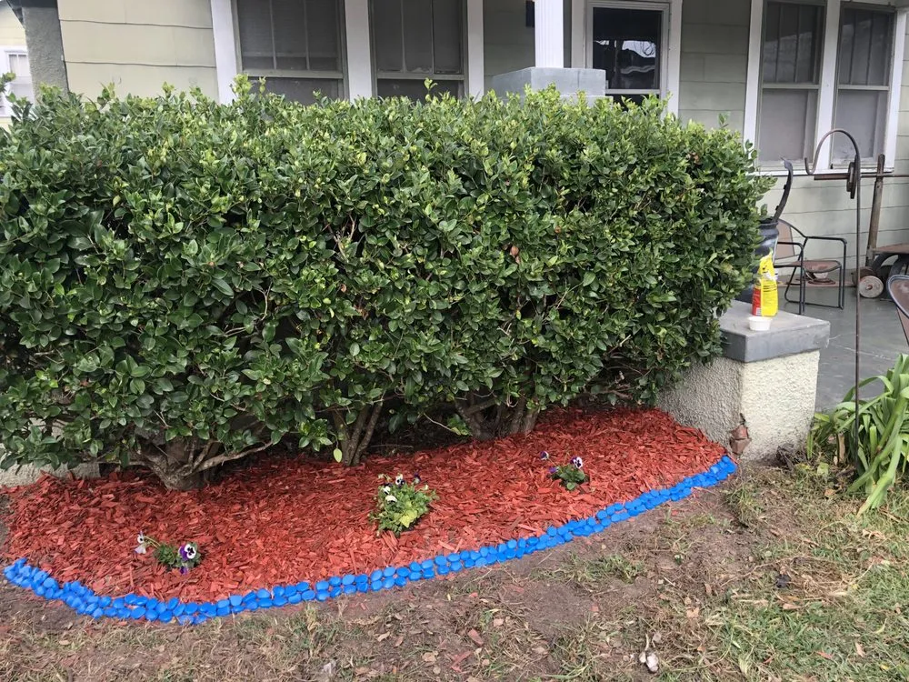 Custom yard maintenance experts serving Lake Charles, LA - Glowing Rock Landscaping