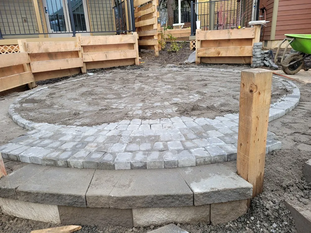 Professional residential landscaping in Salem, OR by Glowingview Landscaping