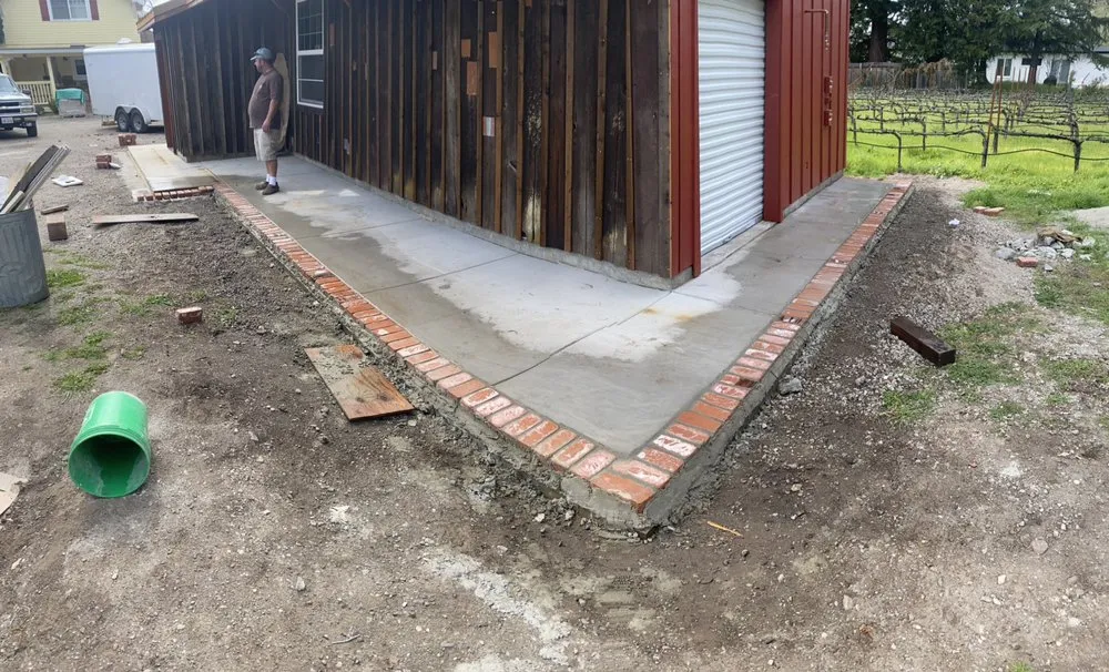 Top-rated outdoor landscaping in Ukiah, CA - GM custom construction