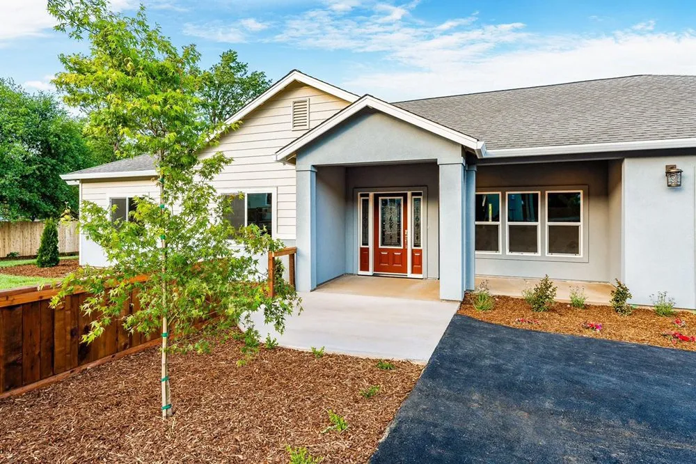 Custom lawn care service for beautiful yards across Ukiah, CA - GM custom construction