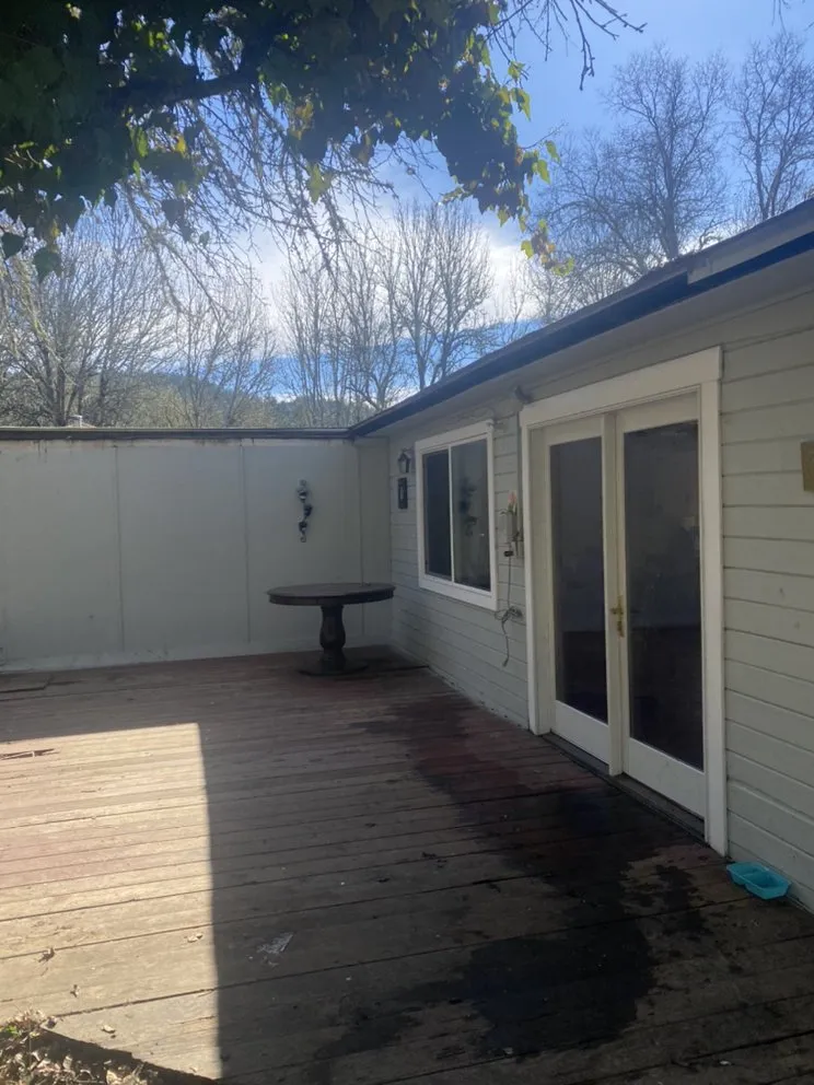 Reliable lawn care service in Ukiah, CA - GM custom construction