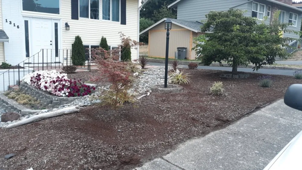 Professional landscaping services experts serving Bremerton, WA - G&M Lawn and Flowerbed Service