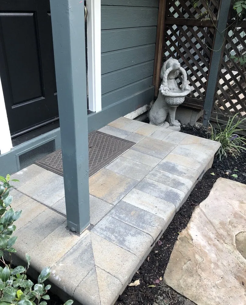 Reliable yard cleanup service in Walnut Creek, CA by GMC Pavers and Landscape