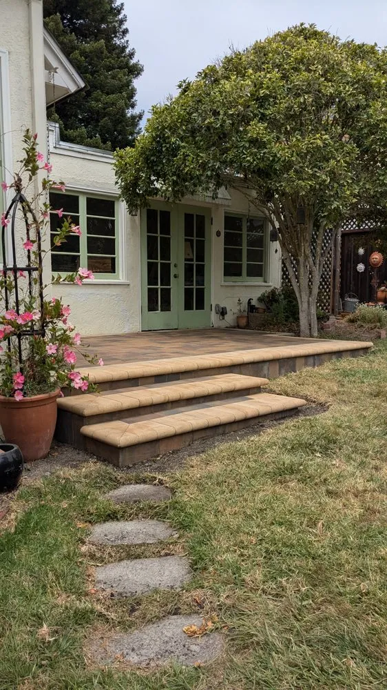 Custom garden landscaping in Walnut Creek, CA - GMC Pavers and Landscape