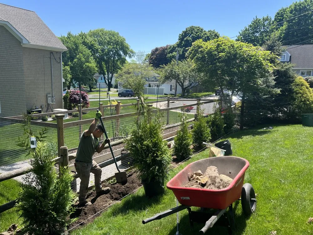 Affordable yard maintenance in Norwalk, CT by GéNes1s Landscaping & Service