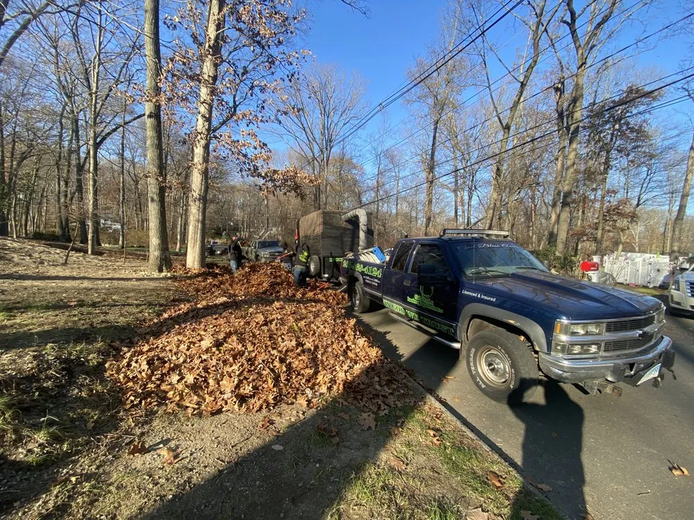 Reliable garden landscaping for beautiful yards in Norwalk, CT by GéNes1s Landscaping & Service