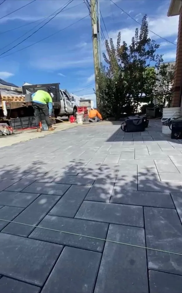 Affordable residential landscaping for homes in Norwalk, CT by GéNes1s Landscaping & Service