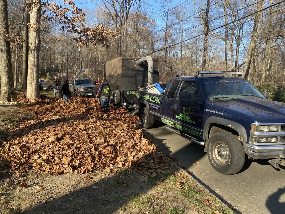 Reliable lawn mowing service experts serving Norwalk, CT - GéNes1s Landscaping & Service