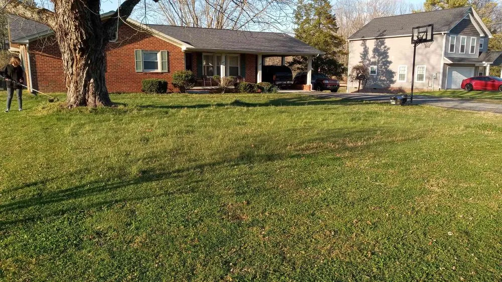 Reliable yard cleanup service in Baxter, TN by GNR Home and Lawn Service