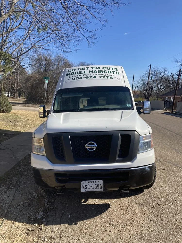 Affordable garden landscaping with custom design in Waco, TX by Go Get 'Em Cuts Mobile Haircuts