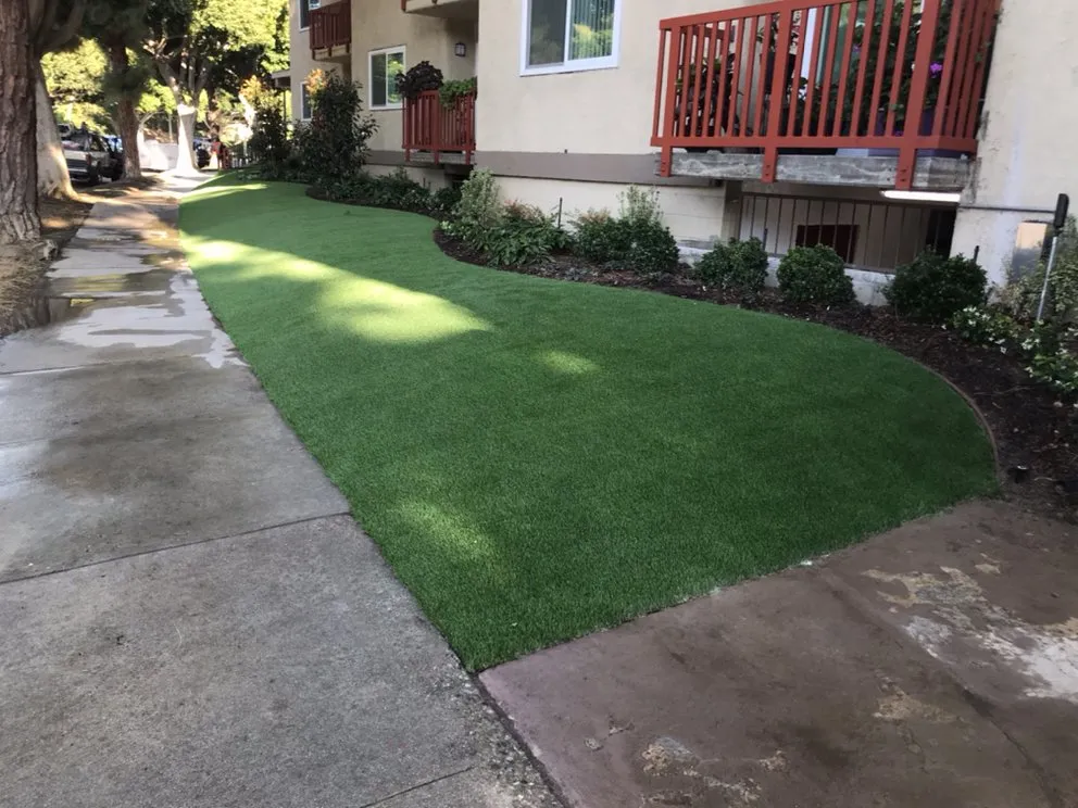 Custom outdoor landscaping in Azusa, CA - Go Green