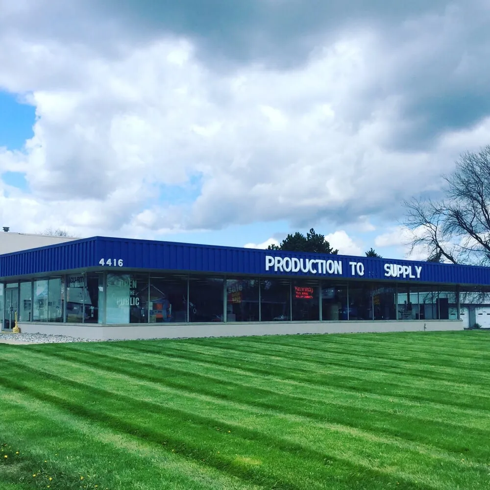 Expert yard cleanup service for homes across Lansing, MI - Go Greener