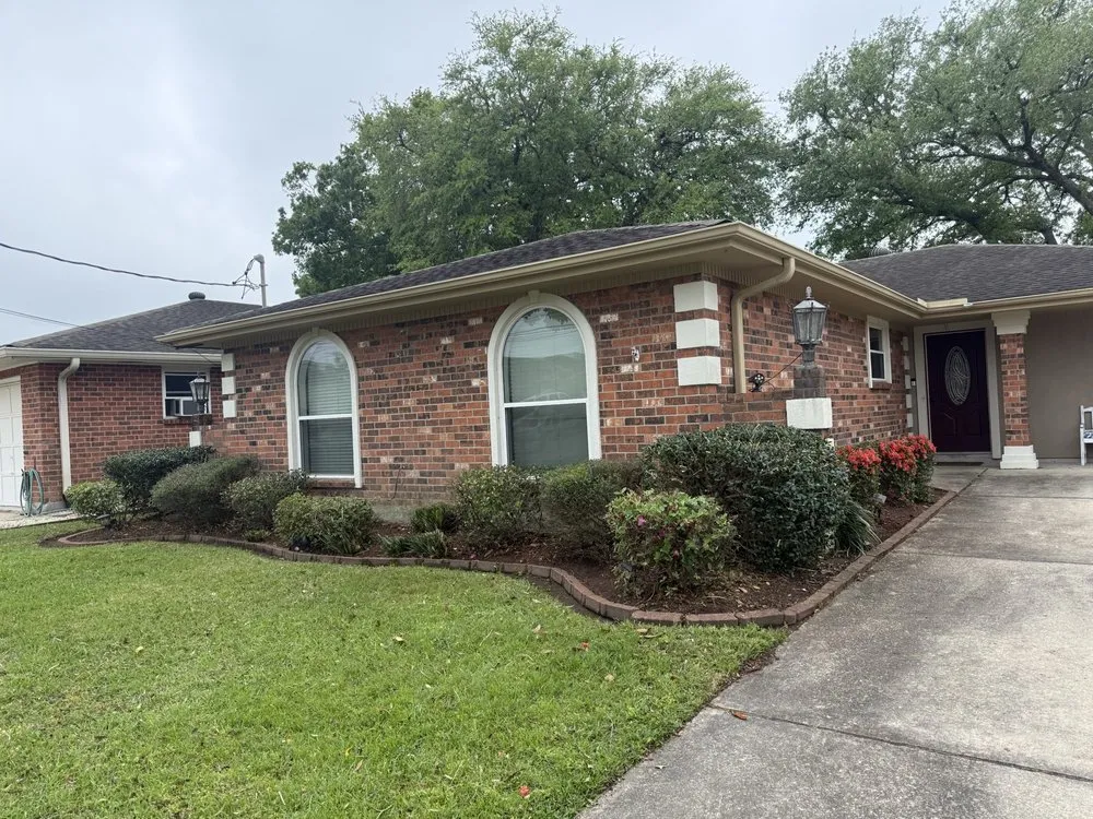 Affordable yard maintenance in Metairie, LA by God’s Sight Lawn & Gardens