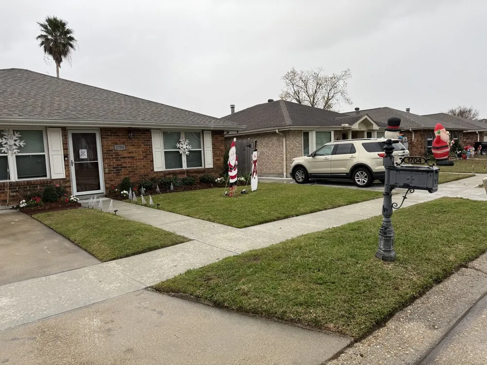 Expert lawn care service near you in Metairie, LA by God’s Sight Lawn & Gardens