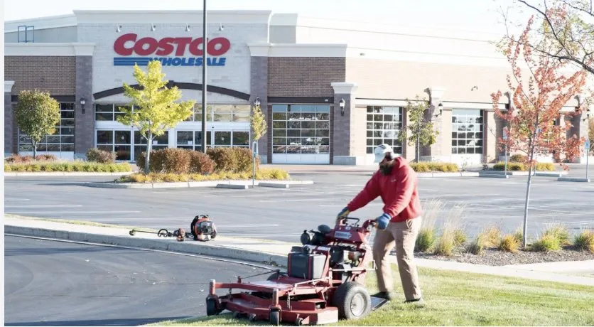 Professional yard cleanup service in Winter Haven, FL by Godwins Lawn Serivce